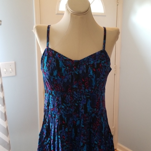 Dress - Picture 2 of 8